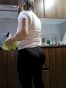 Snapshot of coral_smitth chatting on 11-12-25, 06:41 coral smitth online show from 11-12-25, 06:41