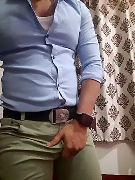 Snapshot of Guyinshortss chatting on 03-03-26, 08:15 Guyinshortss online show from 03-03-26, 08:15