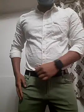 Snapshot of Guyinshortss chatting on 03-20-26, 08:14 Guyinshortss online show from 03-20-26, 08:14