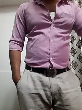 Snapshot of Guyinshortss chatting on 04-17-26, 07:17 Guyinshortss online show from 04-17-26, 07:17