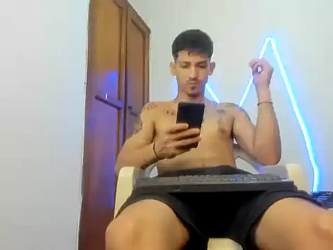 Snapshot of MasterSEX420 chatting on 02-08-26, 10:35 MasterSEX420 online show from 02-08-26, 10:35