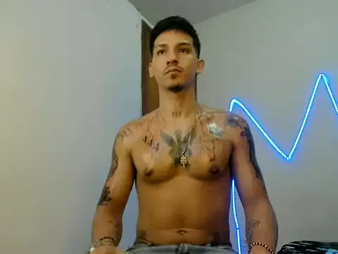 Snapshot of MasterSEX420 chatting on 02-09-26, 09:19 MasterSEX420 online show from 02-09-26, 09:19