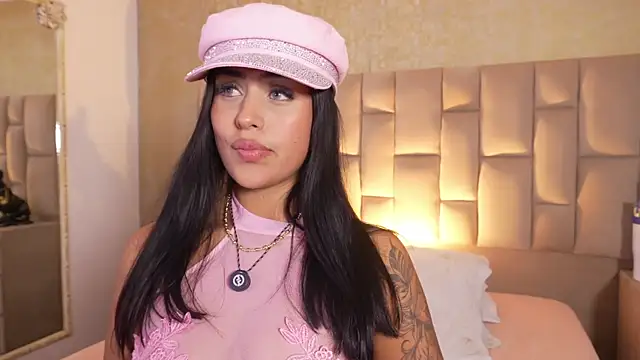 EmmaTorres  online show from 11-22-25, 08:30