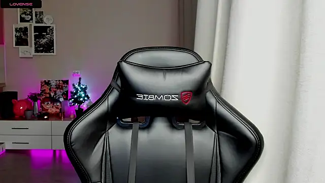 Snapshot of Sm0ly chatting on 02-03-25, 01:19 Sm0ly online show from 02-03-25, 01:19