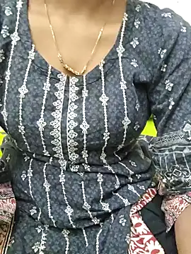 Snapshot of mariyaqueen chatting on 10-19-25, 03:34 mariyaqueen online show from 10-19-25, 03:34