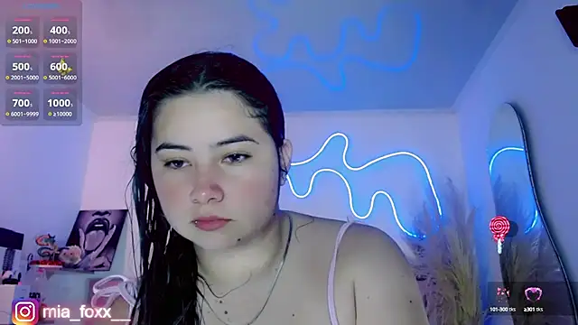 Mia foxx  online show from 09-10-25, 09:04