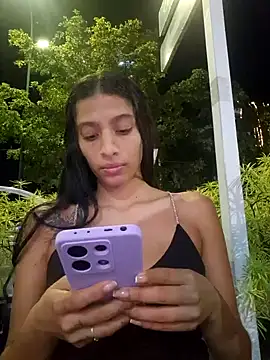 Snapshot of lily_sk chatting on 12-12-24, 03:21 lily sk online show from 12-12-24, 03:21