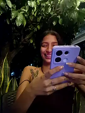 Snapshot of lily_sk chatting on 12-17-24, 02:44 lily sk online show from 12-17-24, 02:44