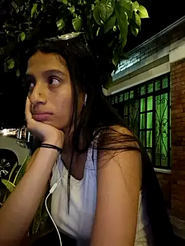 Snapshot of lily_sk chatting on 12-23-24, 12:46 lily sk online show from 12-23-24, 12:46