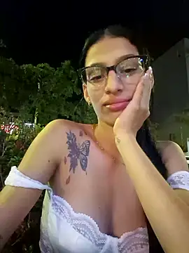 Snapshot of lily_sk chatting on 03-15-25, 12:04 lily sk online show from 03-15-25, 12:04