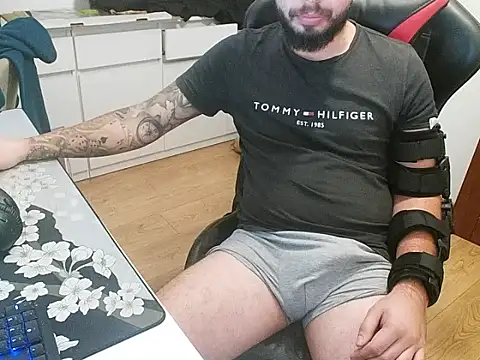 Snapshot of prezydentcam chatting on 10-22-25, 07:30 prezydentcam online show from 10-22-25, 07:30