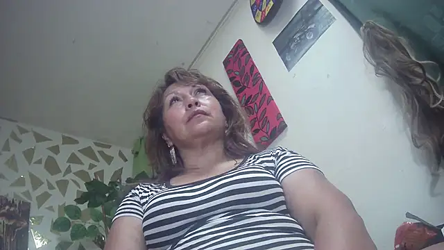 Snapshot of Kazsandraa chatting on 01-13-25, 12:41 Kazsandraa online show from 01-13-25, 12:41