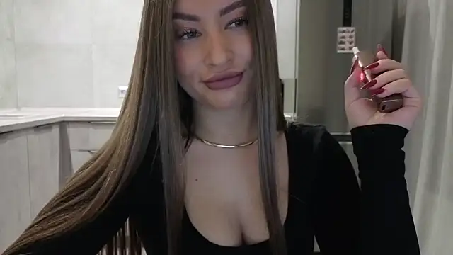 Snapshot of Cinderella____ chatting on 12-22-25, 08:17 Cinderella online show from 12-22-25, 08:17