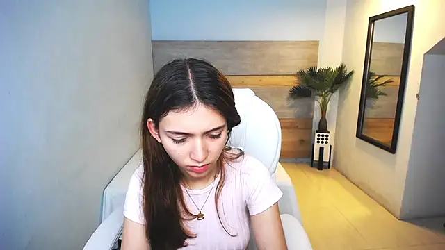 liseth fox online show from 12-21-24, 12:27