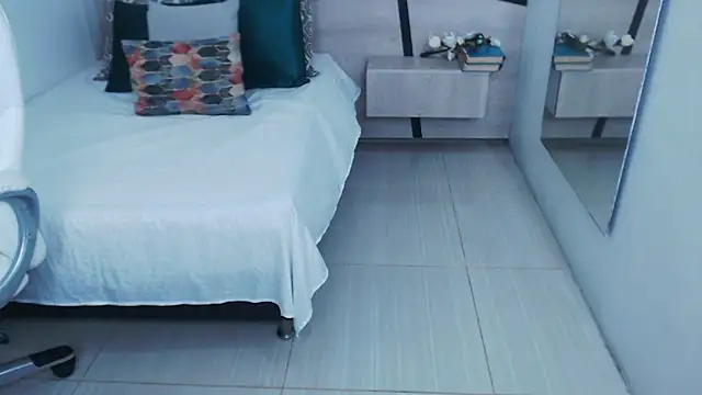 liseth fox online show from 01-08-25, 03:28