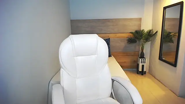 liseth fox online show from 01-25-25, 01:43