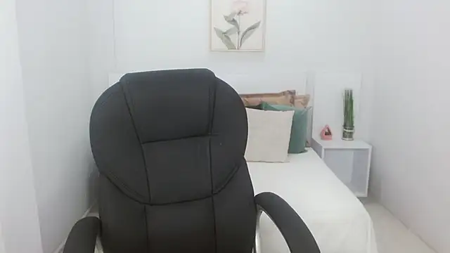 liseth fox online show from 01-31-25, 03:11