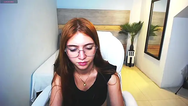 Snapshot of liseth_fox chatting on 03-11-25, 02:10 liseth fox online show from 03-11-25, 02:10