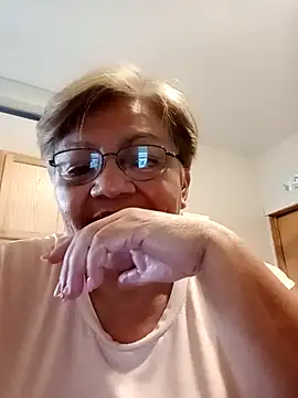 Snapshot of Madrastrahot69 chatting on 02-13-26, 07:54 Madrastrahot69 online show from 02-13-26, 07:54