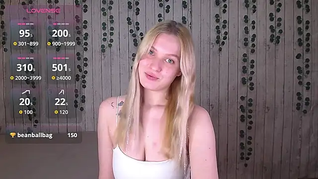 EmiliaDuchess online show from 11-28-25, 04:09