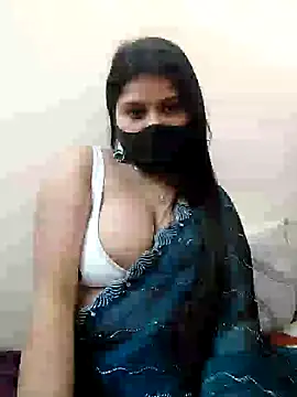 Snapshot of Hotty-simran chatting on 02-06-25, 10:37 Hotty-simran online show from 02-06-25, 10:37