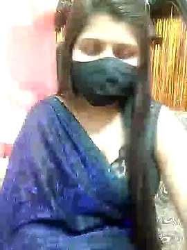 Snapshot of Hotty-simran chatting on 02-12-25, 08:38 Hotty-simran online show from 02-12-25, 08:38