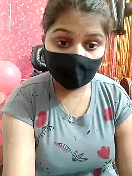 Snapshot of Hotty-simran chatting on 02-14-25, 04:26 Hotty-simran online show from 02-14-25, 04:26