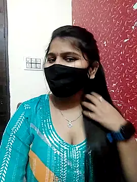 Snapshot of Hotty-simran chatting on 03-01-25, 04:37 Hotty-simran online show from 03-01-25, 04:37