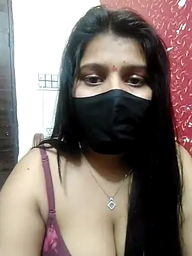 Snapshot of Hotty-simran chatting on 03-03-25, 11:00 Hotty-simran online show from 03-03-25, 11:00