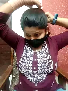 Snapshot of Hotty-simran chatting on 03-06-25, 08:30 Hotty-simran online show from 03-06-25, 08:30