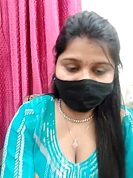 Snapshot of Hotty-simran chatting on 03-12-25, 08:41 Hotty-simran online show from 03-12-25, 08:41