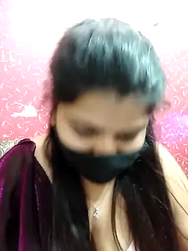 Snapshot of Hotty-simran chatting on 03-17-25, 11:10 Hotty-simran online show from 03-17-25, 11:10