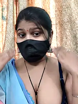 Snapshot of Hotty-simran chatting on 10-15-25, 04:34 Hotty-simran online show from 10-15-25, 04:34