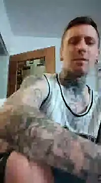 Snapshot of Schabernack1990 chatting on 01-07-25, 02:31 Schabernack1990 online show from 01-07-25, 02:31