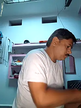 Snapshot of Srmotrs chatting on 09-11-25, 12:22 Srmotrs online show from 09-11-25, 12:22