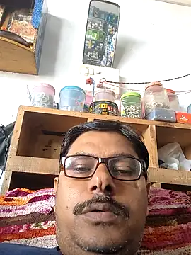 Snapshot of Srmotrs chatting on 09-18-25, 05:31 Srmotrs online show from 09-18-25, 05:31