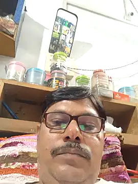 Snapshot of Srmotrs chatting on 09-21-25, 02:29 Srmotrs online show from 09-21-25, 02:29