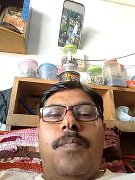 Snapshot of Srmotrs chatting on 09-22-25, 06:37 Srmotrs online show from 09-22-25, 06:37