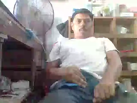 Snapshot of Srmotrs chatting on 10-01-25, 11:49 Srmotrs online show from 10-01-25, 11:49