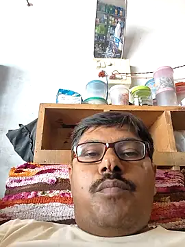 Snapshot of Srmotrs chatting on 10-05-25, 06:45 Srmotrs online show from 10-05-25, 06:45