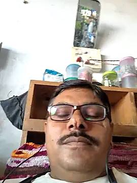 Snapshot of Srmotrs chatting on 10-07-25, 11:29 Srmotrs online show from 10-07-25, 11:29