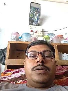 Snapshot of Srmotrs chatting on 10-09-25, 07:39 Srmotrs online show from 10-09-25, 07:39