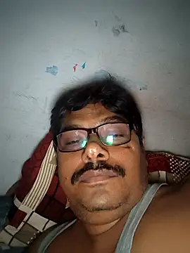 Snapshot of Srmotrs chatting on 11-02-25, 01:19 Srmotrs online show from 11-02-25, 01:19