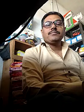 Snapshot of Srmotrs chatting on 11-07-25, 06:13 Srmotrs online show from 11-07-25, 06:13