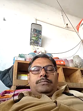 Snapshot of Srmotrs chatting on 11-08-25, 06:35 Srmotrs online show from 11-08-25, 06:35