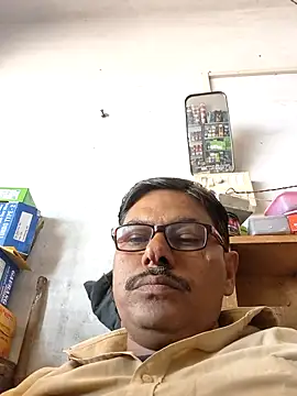 Snapshot of Srmotrs chatting on 11-11-25, 05:07 Srmotrs online show from 11-11-25, 05:07