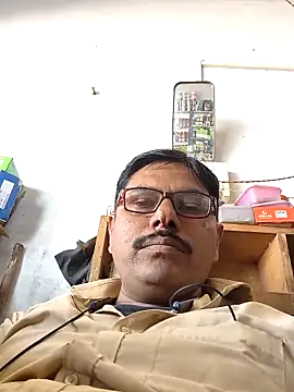 Snapshot of Srmotrs chatting on 11-13-25, 07:29 Srmotrs online show from 11-13-25, 07:29