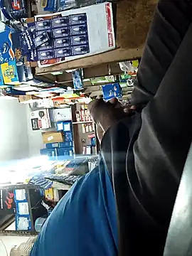 Snapshot of Srmotrs chatting on 11-14-25, 11:53 Srmotrs online show from 11-14-25, 11:53