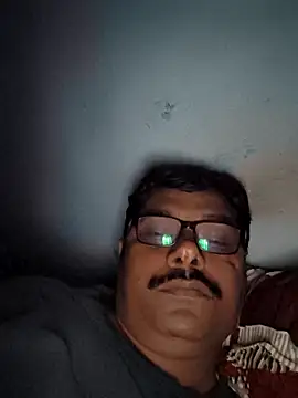 Snapshot of Srmotrs chatting on 11-20-25, 05:45 Srmotrs online show from 11-20-25, 05:45