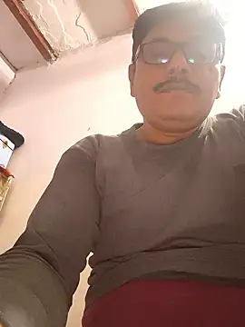 Snapshot of Srmotrs chatting on 12-01-25, 06:57 Srmotrs online show from 12-01-25, 06:57